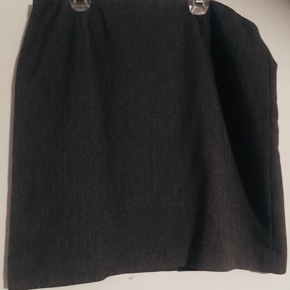 Apostrophe gray knee length skirt
